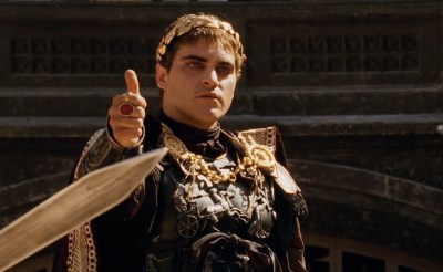 commodus_thumbs_up