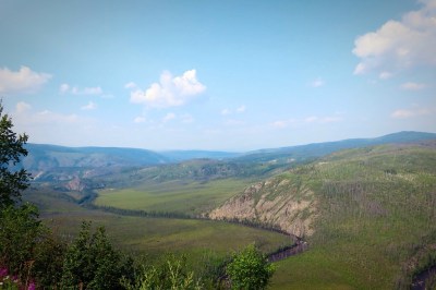 Go_Untamed_Winston_Wolfrider_Alaska_hill_border